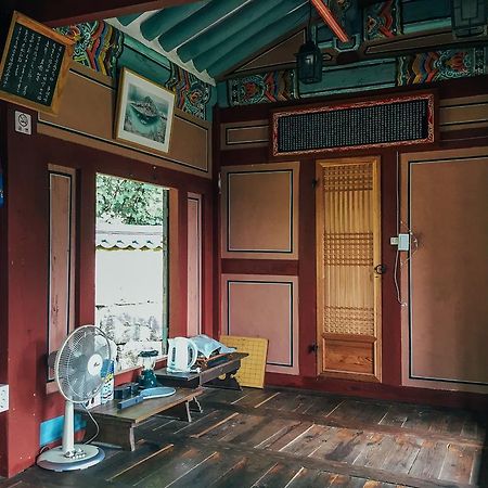 Nongamjongtaek Hotel Andong Bagian luar foto