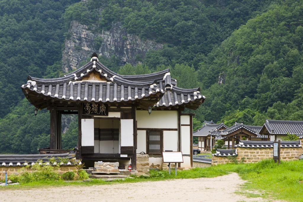 Nongamjongtaek Hotel Andong Bagian luar foto