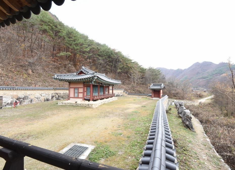 Nongamjongtaek Hotel Andong Bagian luar foto